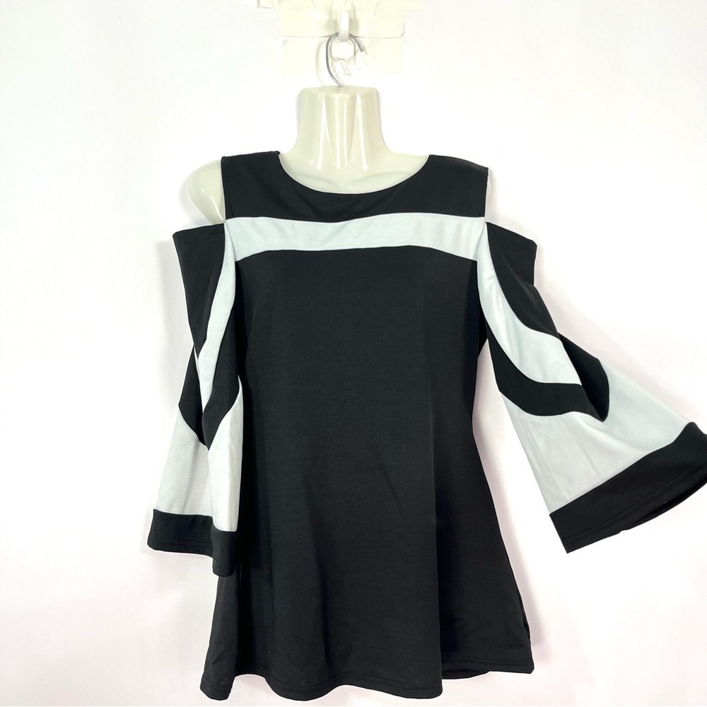 Black White Color Block Cold Shoulder 3/4 Bell Sleeve Top Back zip Sz Medium